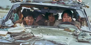 Kalahkan 'SPACE SWEEPERS' dan 'THE CALL', 'ESCAPE FROM MOGADISHU' Dominasi Nominasi Blue Dragon Film Awards ke-42!