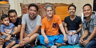 Gus Anom Hadirkan Sketsa Komedi yang Menghibur dan Sarat Makna Bertajuk 'Kampung Ember'