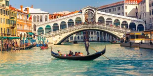 Kanal Terkenal di Dunia Ini Wajib Dikunjungi Bareng Sahabat