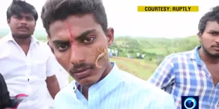 Kandakoor, Salah Satu Desa di India Yang Bermain Dengan Kalajengking Hidup