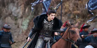 Karakter Xie Zheng di 'Chasing Jade' Tembus 200 Juta Popularitas di iQIYI, Zhang Linghe Makin Bersinar