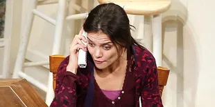 Katie Holmes Ketahuan Cium Tom Cruise?