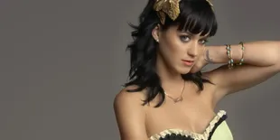 Katy Perry Gila-Gilaan Bareng Temannya Pada Sebuah Pesta!