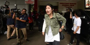 Ke Polda Soal Kasus Senpi Ilegal Aa Gatot, Nabila Putri Trauma?