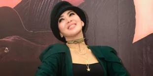 Kekayaan Batin, Alasan Utama Syahrini Lakukan Kegiatan Sosial