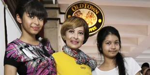 Kembali ke Indonesia, Yana Zein Siap Dibawelin Anak-Anak