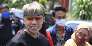 Kembali Syuting Setelah Resmi Bebas, Roy Kiyoshi: Sama Pemirsa di Rumah Masih Dicariin