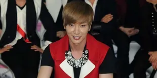 Kembali Ucapkan Assalamualaikum, Leeteuk Dianggap Artis SMTOWN Paling Ramah