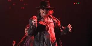 Kembaran Slash Muncul di Konser Guns N Roses!