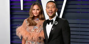 Kembaran Tato, Chrissy Teigen & John Legend Kompak Pilih Nama Anaknya