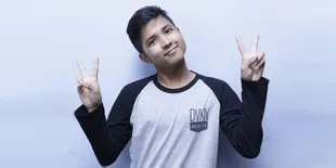 Kena Prank Sampai Nangis, Jirayut Bahagia Bisa Rayakan Ulang Tahunnya yang ke-19 di Indonesia Untuk Kedua Kalinya