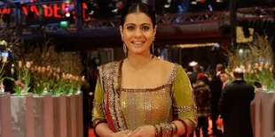 Kenakan Dress Merah Ketat, Kajol Tampil Glamor dan Menggoda