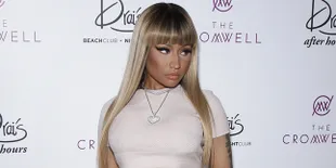 Kenakan Outfit Ketat di MTV VMA 2017, Nicki Minaj Alami Wardrobe Malfunction