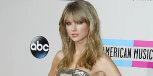 Kenangan Manis Taylor Swift Saat Country Music Association Awards