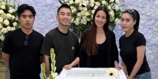 Kenangan Nia Ramadhani Bersama Sang Nenek, dari Masa Casting hingga Persiapan Akhir Hidup
