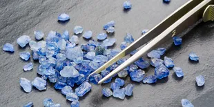 Kenapa Blue Sapphire Mahal? Ini Alasan dan Faktor Penentunya!