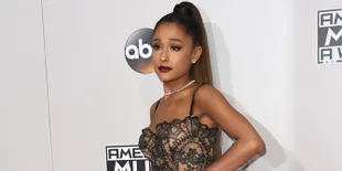 Kencan Romantis, Ariana Grande Tertangkap Cium Mesra Pete Davidson