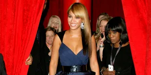 Kencan Romantis, Beyonce Knowles Tampil Serba Pink