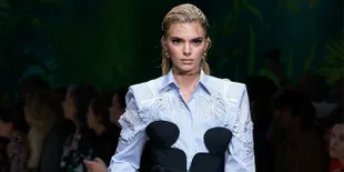 Kendall Jenner Kembali Ganti Warna Rambut di Emmy Awards 2019, Ini Alasannya