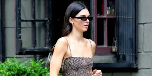 Kendall Jenner Nekat Pose Topless di Pemotretan Terbaru