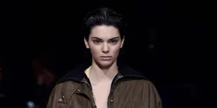 Kendall Jenner Tepis Rumor Dirinya Pukul Paparazzi di Paris