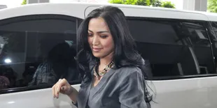 Keren... Mobil Mewah Ini Milik Bayi Jessica Iskandar, Lho!