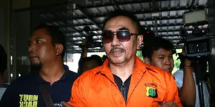 Kerena Capek, Pemeriksaan Aa Gatot Brajamusti Diundur