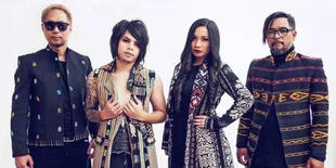 Kerennya Kostum Cokelat Curi Perhatian di Closing Ceremony Asian Para Games 2018