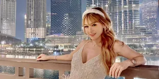 Kerja Rasa Liburan, Sarah Widi Garap Video Lirik Single 'Hingga Akhir Nanti' di Dubai dan Turki
