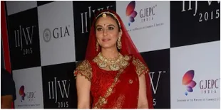 Ketahuan Jalan Bareng Bule Ganteng, Preity Zinta Umbar Senyum