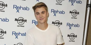 Ketahuan Kencan Romantis, Bieber Pacari Mantan Model Playboy?