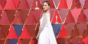 Ketahuan Tidur di Acara Oscar, Chrissy Teigen Jadi Guyonan Publik