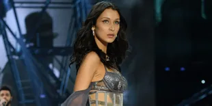 Ketemu Mantan di Victoria's Secret Show, Bella Hadid Jadi Awkward