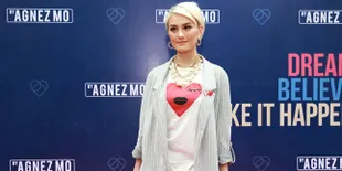 Ketika Agnez Mo Jalani Wawancara di Hollywood Life, Mendadak Cute