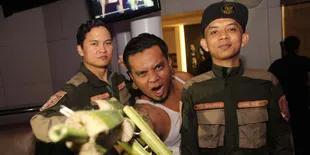 Ketika Endank Soekamti 'Dirasuki' Nike Ardilla
