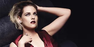 Ketika Kristen Stewart Pakai Baju Penuh Lubang, Keren Atau ...