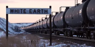 Ketika Minyak Bumi Bertemu Salju di 'WHITE EARTH'