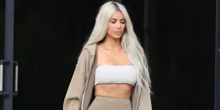 Ketika North West Jadi Fotografer Kim Kardashian Saat Topless
