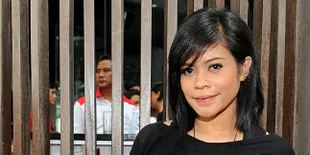 Kikan Namara Lebih Suka Terjun Langsung Bantu Korban Bencana