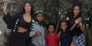 Kisah Kehidupan Kim Kardashian yang Kini Sibuk Urus Anak Sendiri Sebagai Single Parent