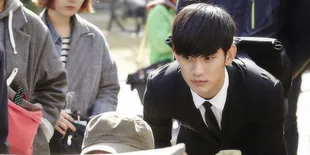Kim Soo Hyun Terima Tawaran Drama Penulis 'Man From The Stars'?