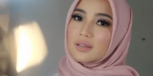 Kini Berhijab, Chacha Frederica Tak Mau Dikotak-kotakkan Dalam Berteman