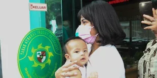 Kini Minum Susu Formula Sejak Ditinggal Vanessa Angel Masuk Penjara, Baby Gala Semakin Kurus