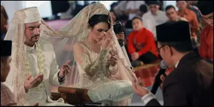 Kisah Cinta Reza Pahlevi &#38; Istri, Pernah Putus-Nyambung 50 Kali