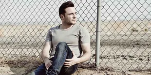 Kisah Menyentuh & Romantis di Balik Bangkrutnya Shane Filan