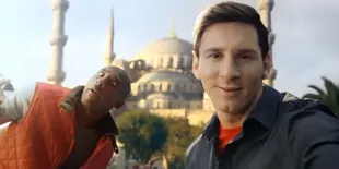 Kobe Bryant dan Lionel Messi Adu Selfie, Siapa Yang Paling Keren?