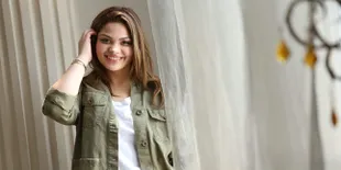 Koleksi Gaun, Nadira Adnan Nyaman Pakai Dress Ivan Gunawan