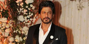 Komentar Shahrukh Khan Ketika Lihat Foto Suhana Bareng Juhi Chawla, Kocak!