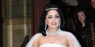 Konser di Wina, Lady Gaga Benar-Benar Topless di Atas Panggung