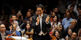 Konser Tiga Dekade Paduan Suara Legendaris Pimpinan Addie MS Sukses Pukau Penonton